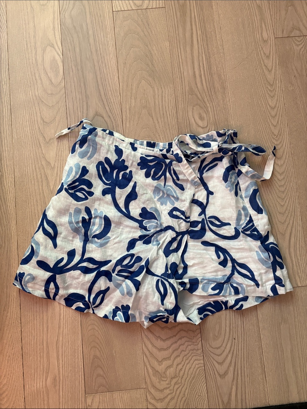 Faithfull the Brand Blue Floral Tie-Waist Skort